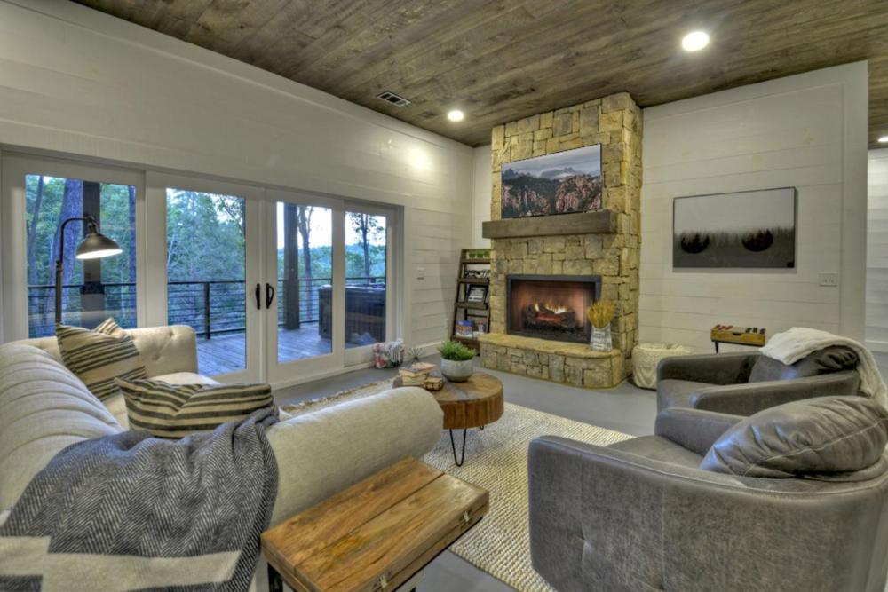 River Bend New listing Modern mountain luxury with amenities galore